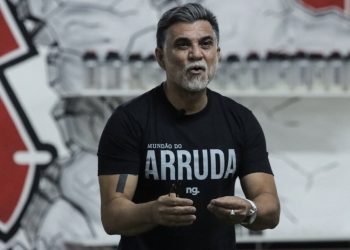 Pernambucano Ricardo Rocha, ex-zagueiro da Seleção, é preso no Rio antes de embarcar para a Copa
