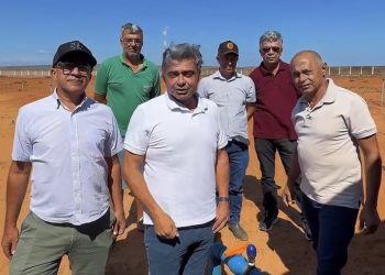 Fabiano Marques acompanha inauguração do sistema de irrigação do gramado do estádio do Icó-Mandantes, em Petrolândia