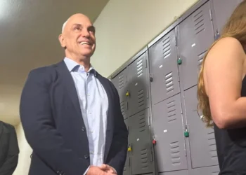 Ministro Alexandre de Moraes vota em SP no 2º turno e fala em “Decidir futuro do país”